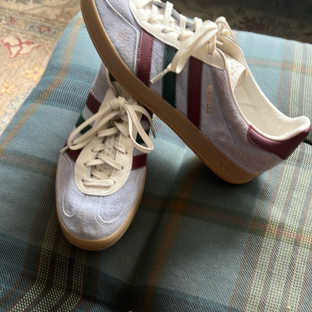 Classic Adidas Sneakers Gazelle.